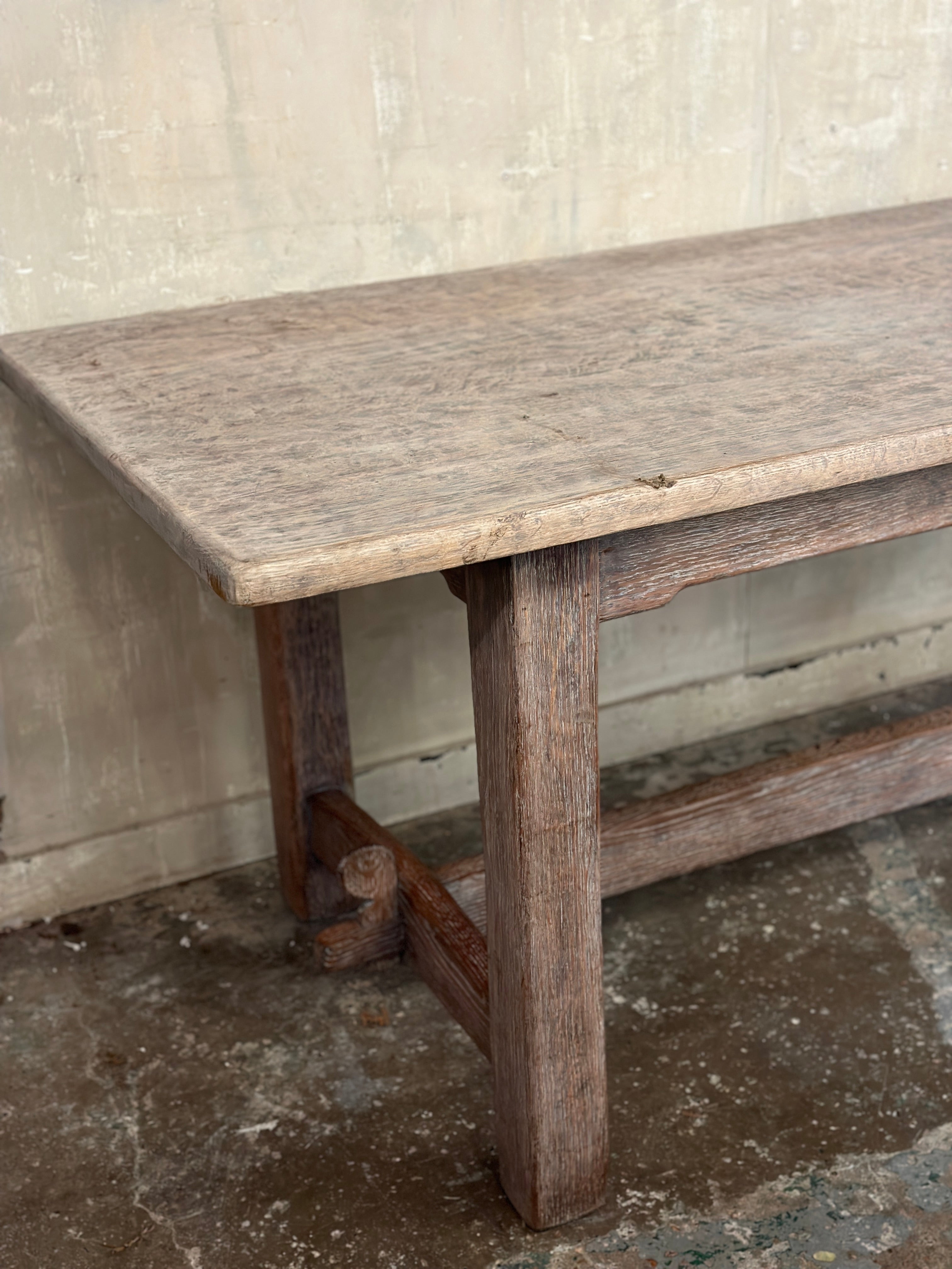 Gorgeous oak table