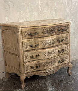 Pretty French chest of drawers