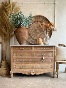 French chest of drawers