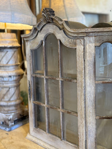 Wooden wall cabinet