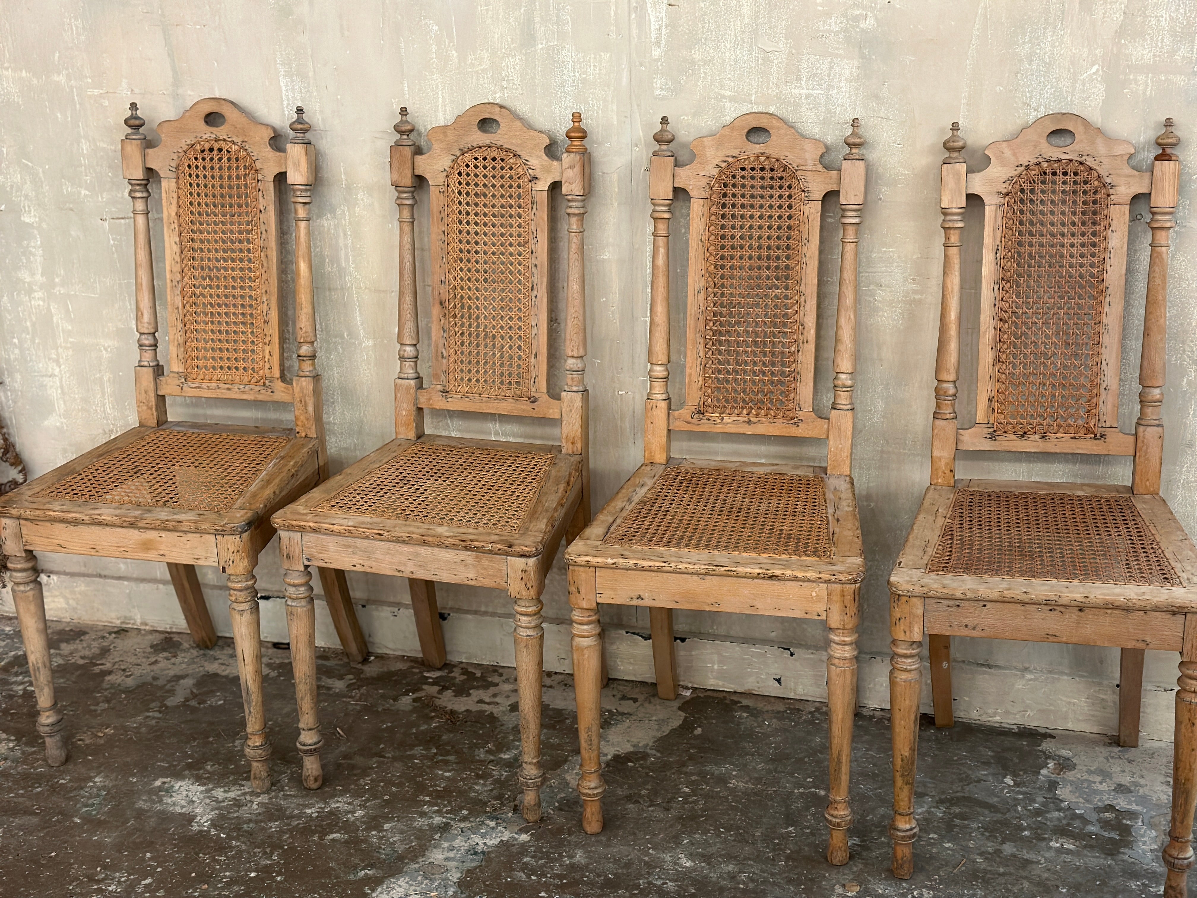 Set of 4 pine chairs