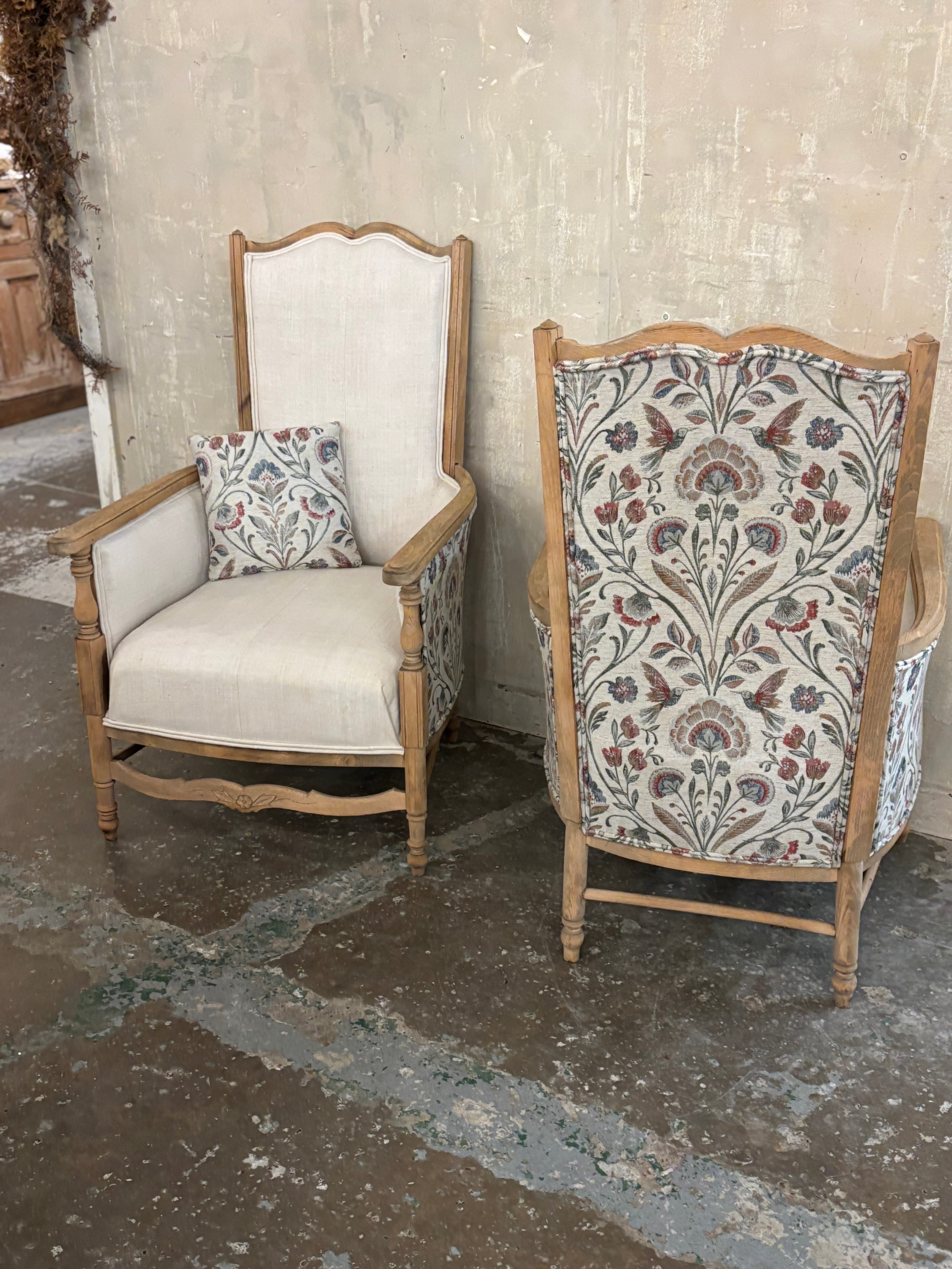Elegant Vintage Oak Armchairs – Set of 2