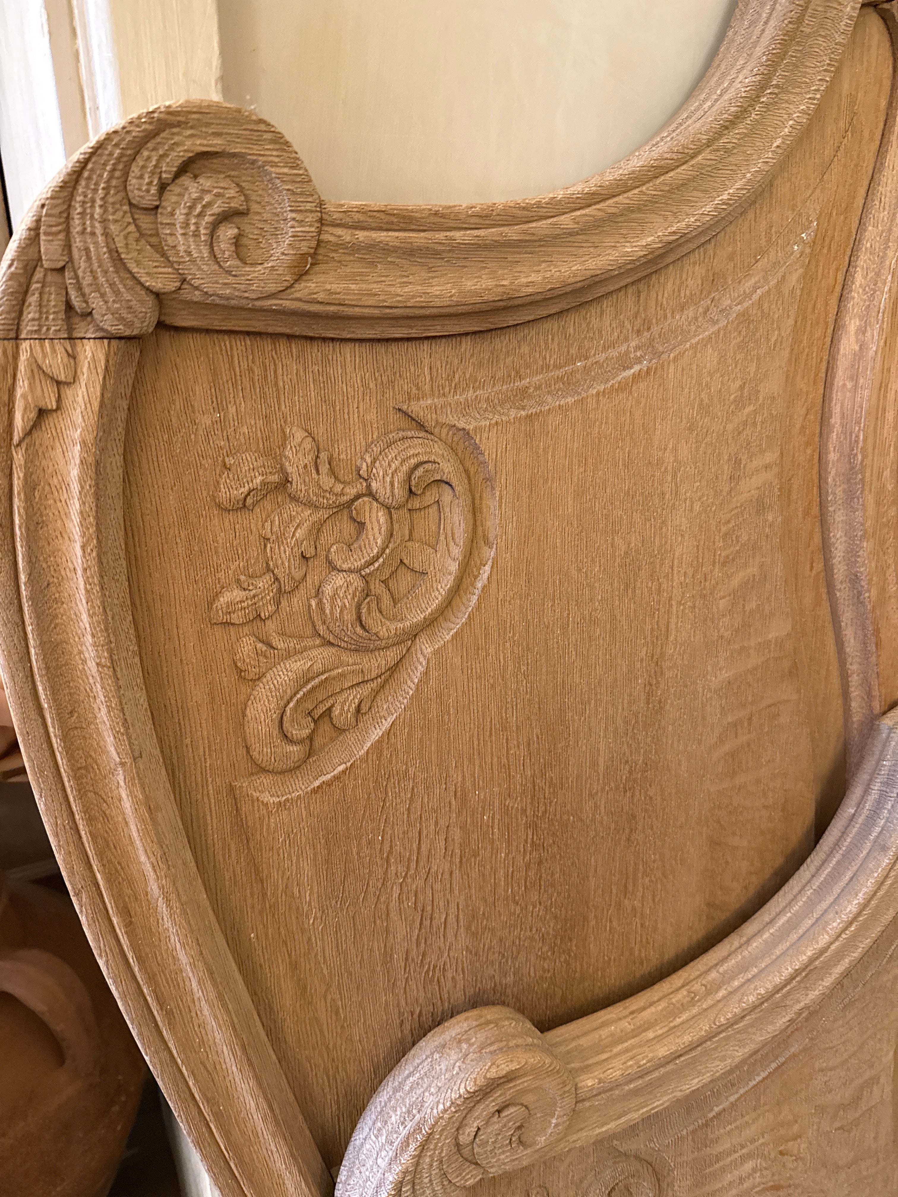 French king size bed