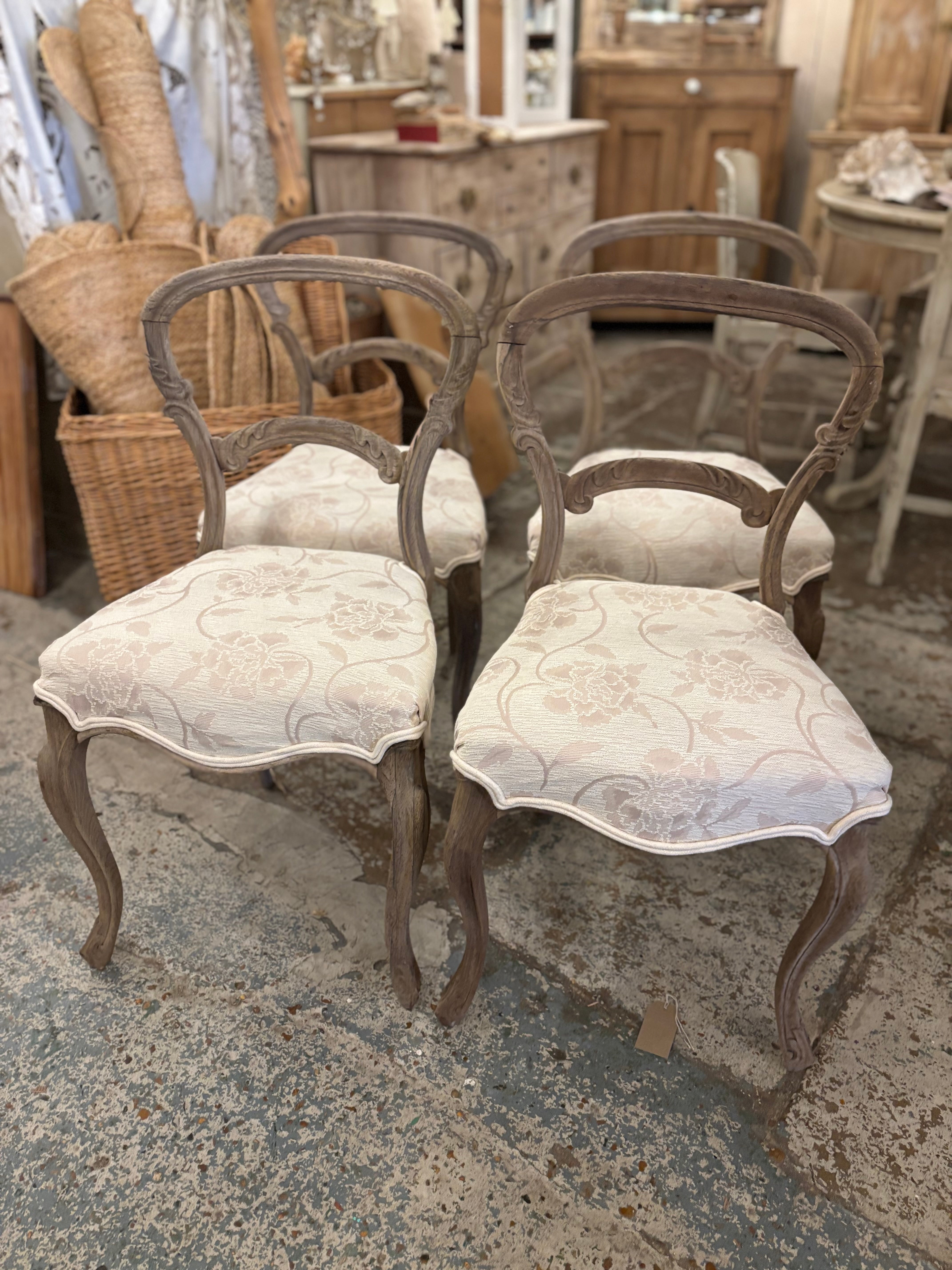 Set of four pretty dining chairs