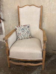 Elegant Vintage Oak Armchairs – Set of 2