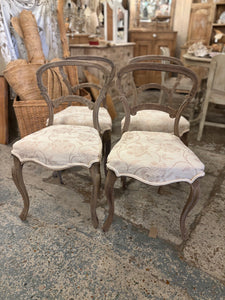 Set of four pretty dining chairs