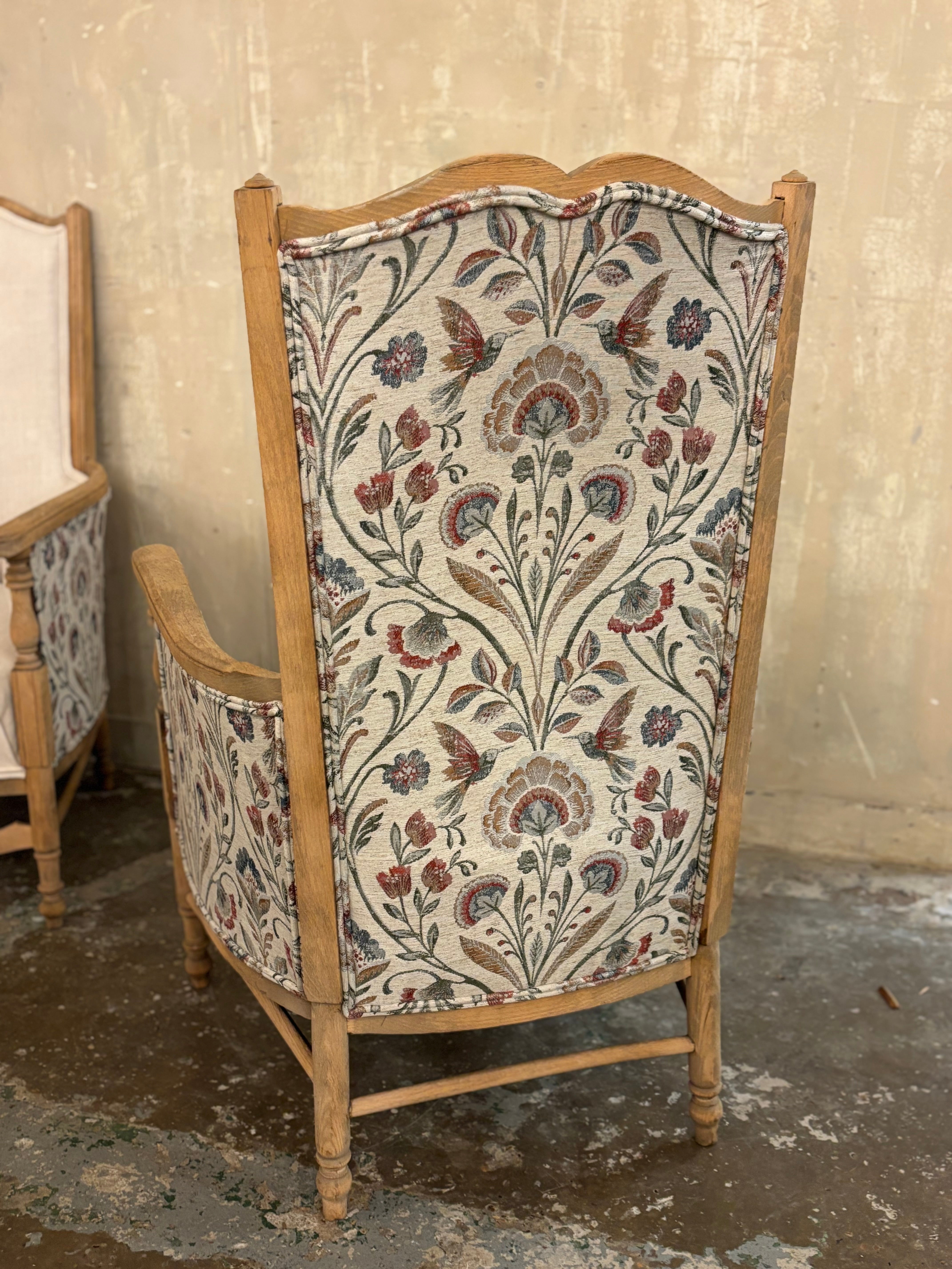 Elegant Vintage Oak Armchairs – Set of 2