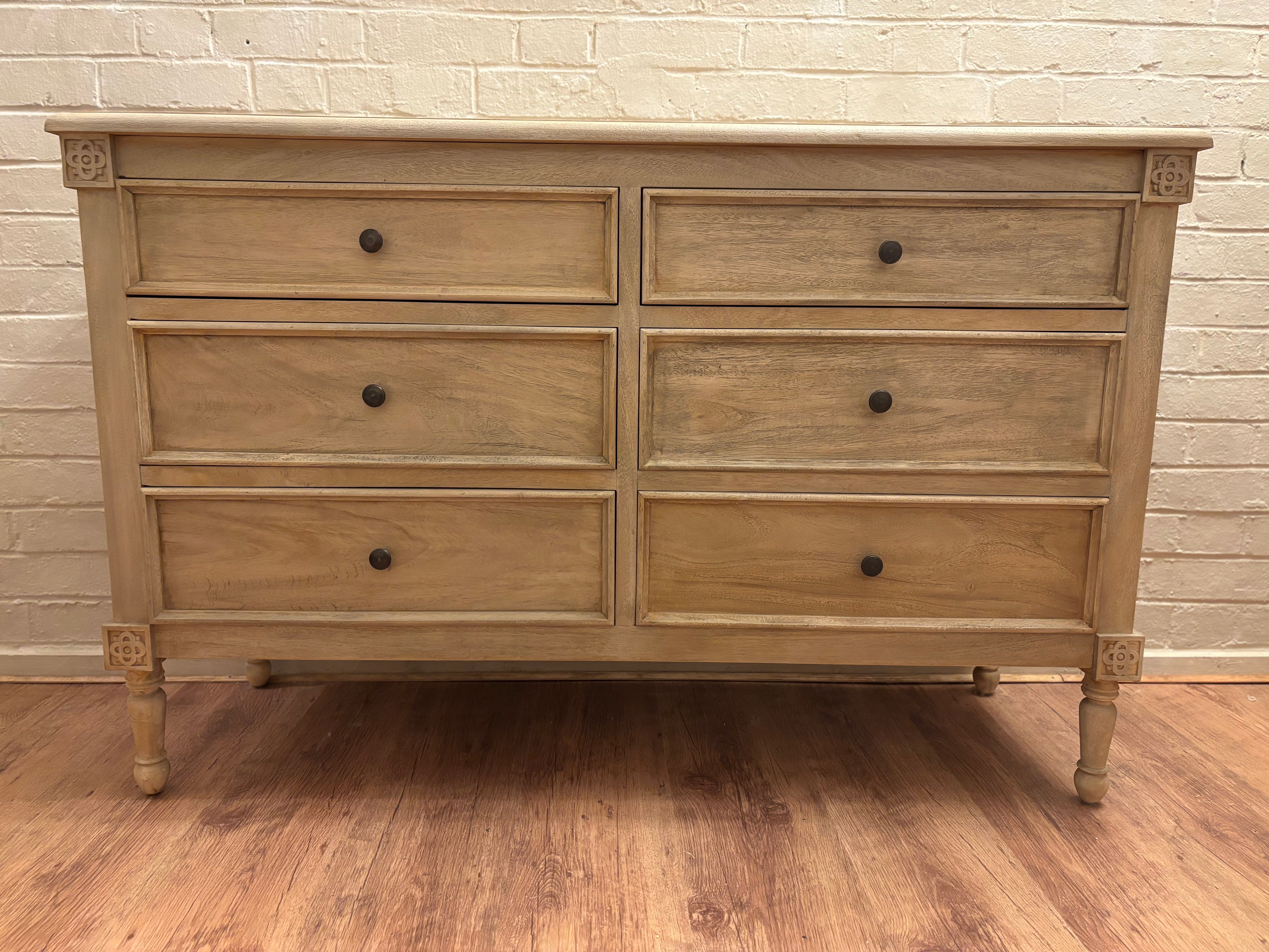 Chest of drawers
