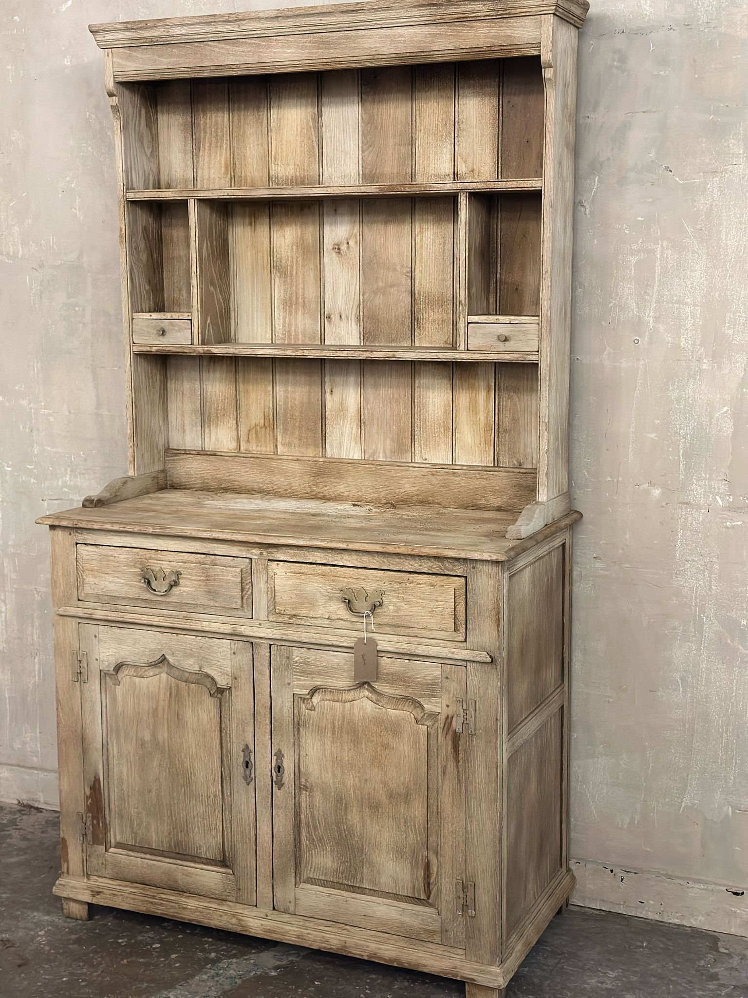Sweet oak dresser